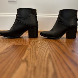 Nisolo Dari Commuter Boot, Black, Size 8